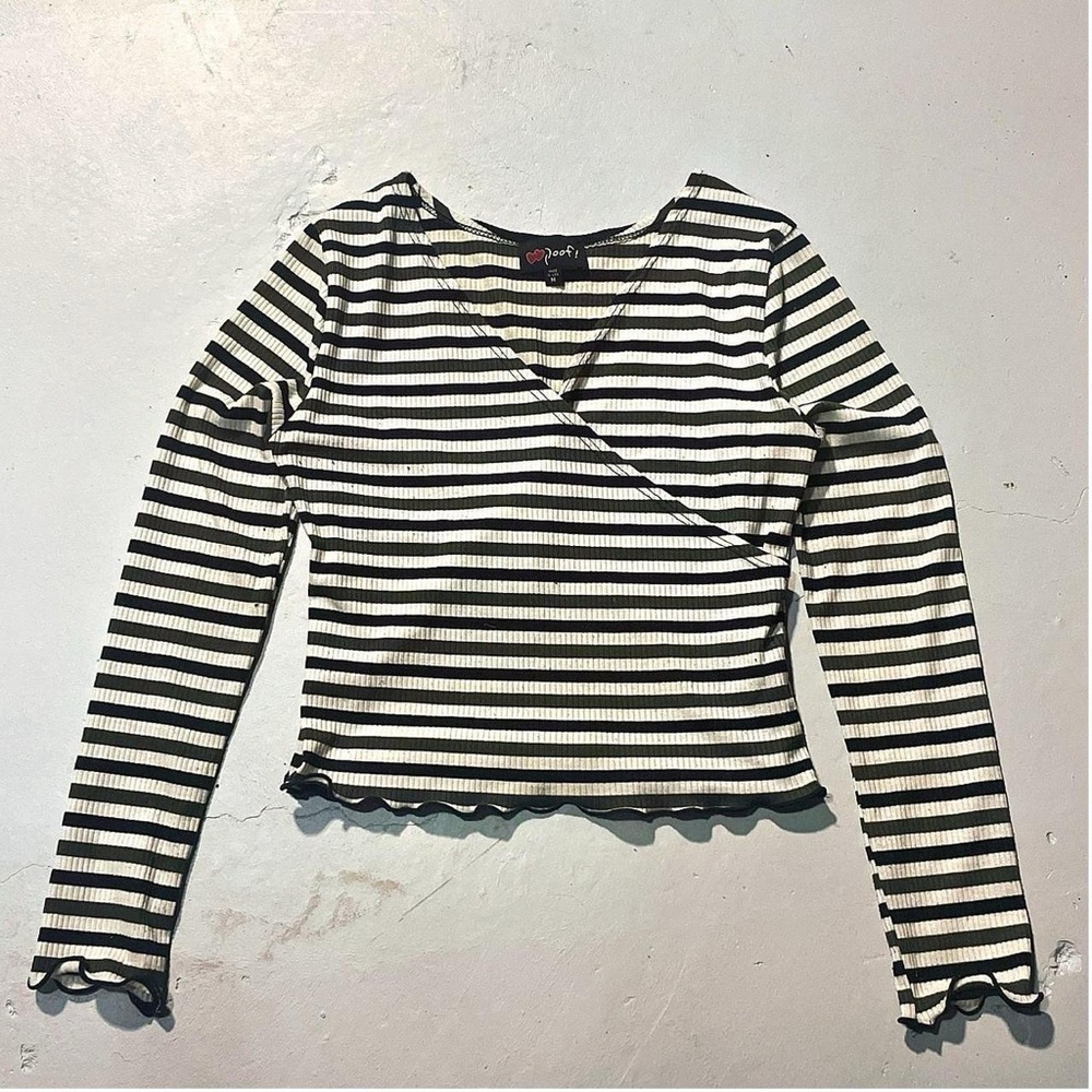 Poof! Black and White Striped Long Sleeve Tee slim fitting made in USA sz M